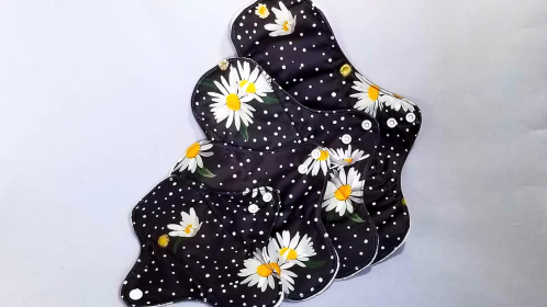 Reusable Bamboo Fiber Menstrual / Incontinence / Postpartum Pad Set (Color: Black Daisy)